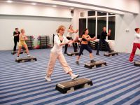 спортивная школа йоги для детей - Фитнес клуб Публика