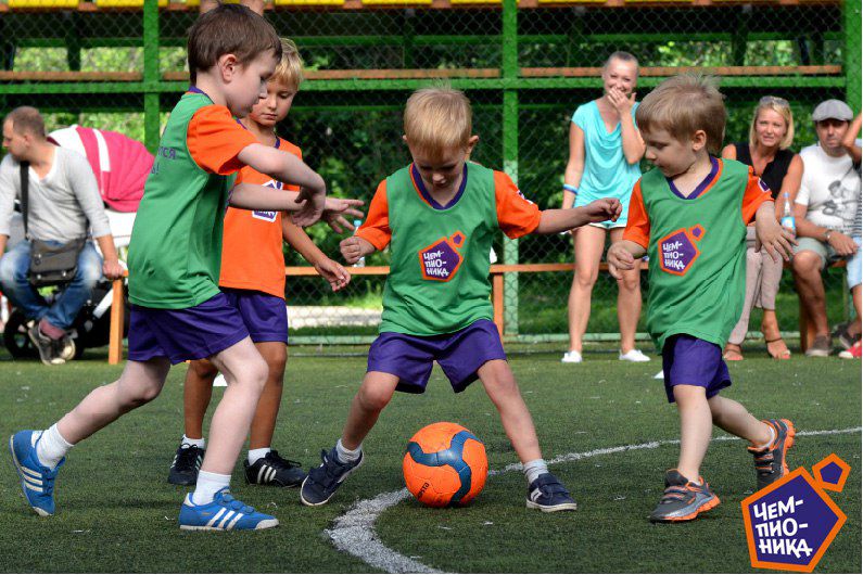 Детский футбольный клуб Чемпионика Комсомольская (фото )