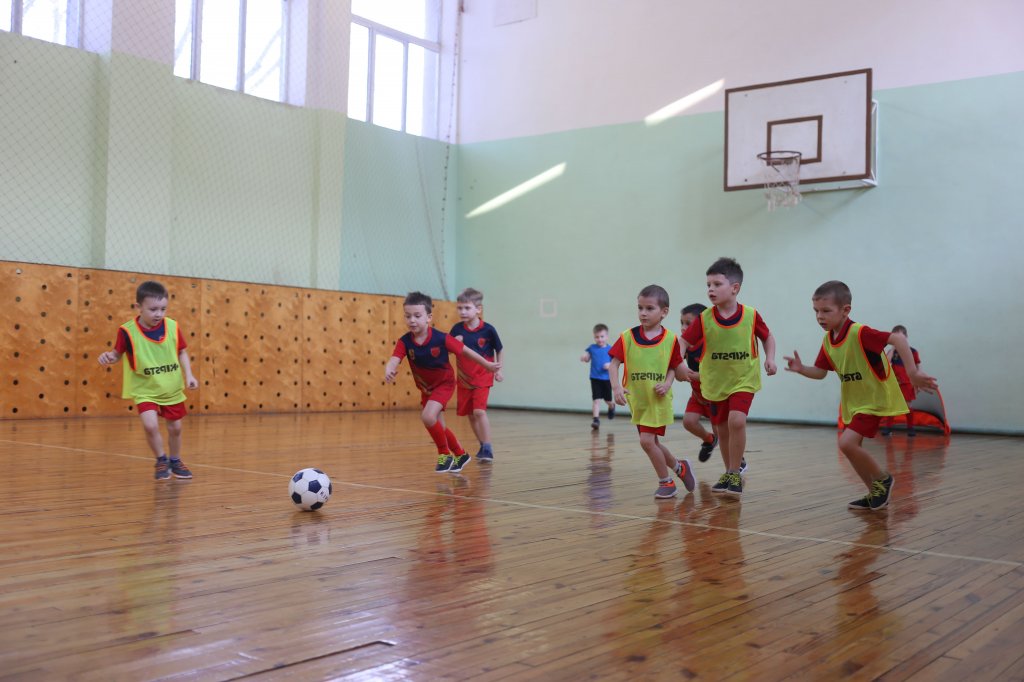 Детский футбольный клуб «Бомбардир» (фото )