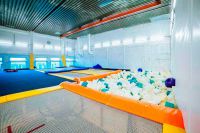 спортивная школа прыжков на батуте для взрослых - Батутный комплекс Неботут
