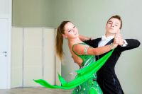 Секция бальных танцев и йоги Семейный цент ОГОНЕК